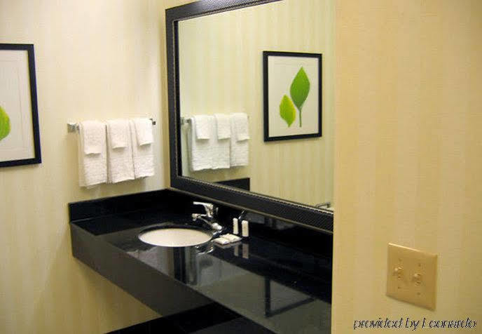 Fairfield Inn And Suites By Marriott Tampa North Temple Terrace Bagian luar foto