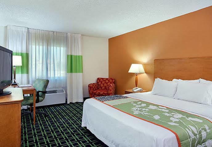 Fairfield Inn And Suites By Marriott Tampa North Temple Terrace Bagian luar foto
